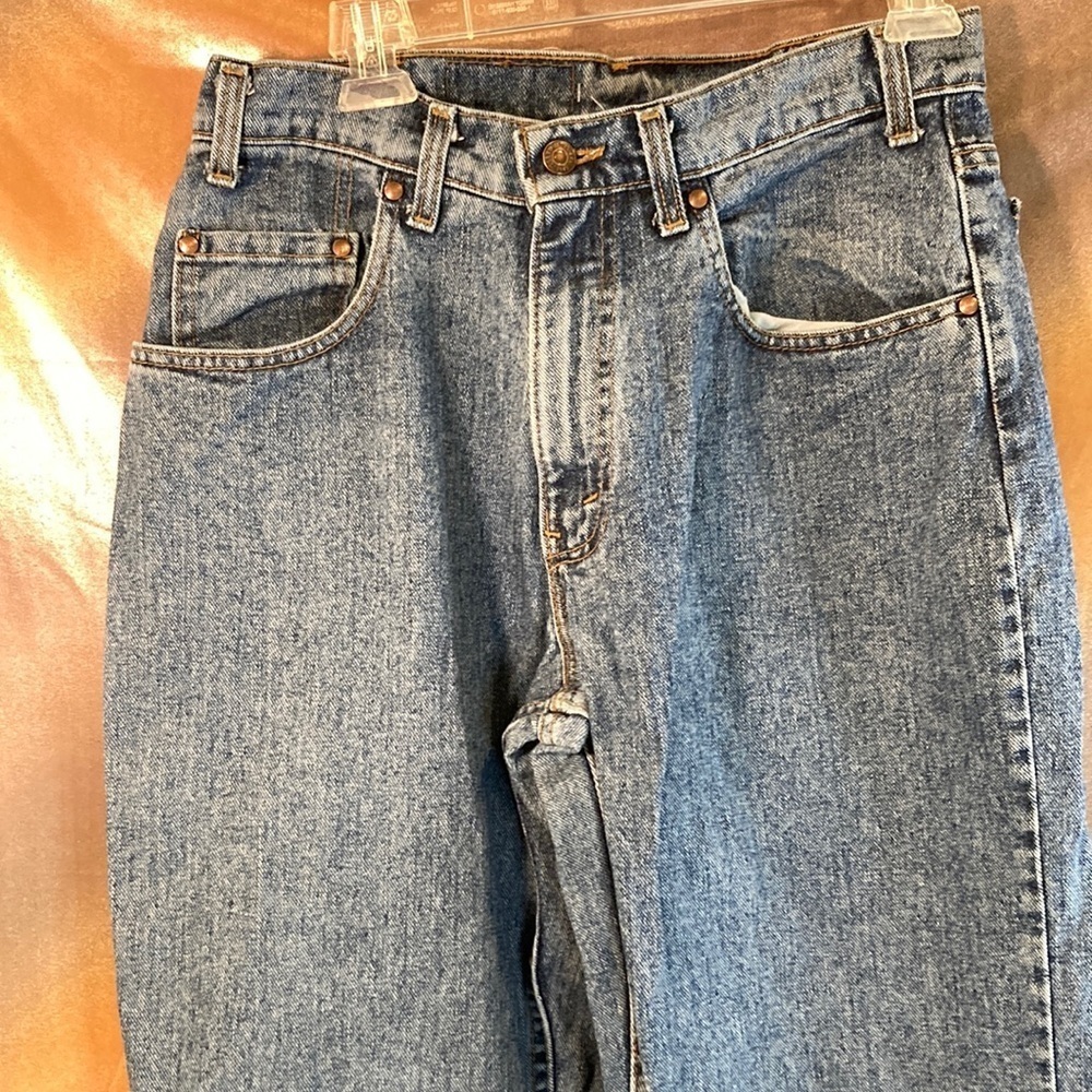 𝅺VINTAGE 90’s jeans. Levi’s 545 baggy‎ tapered. 32” waist Unlaundered. Box. M